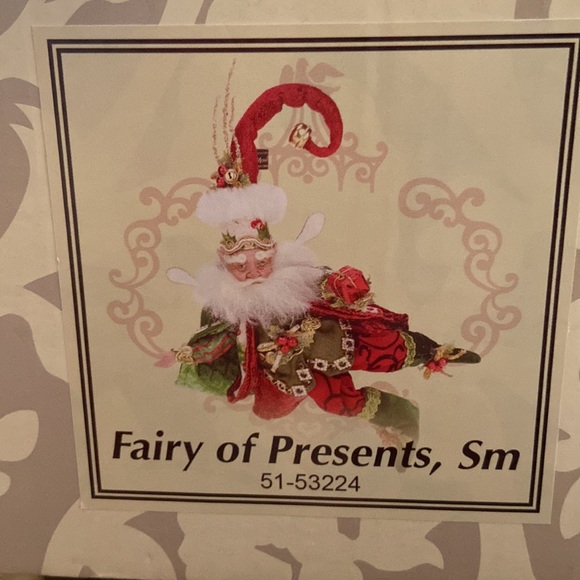 Mark Roberts Fairy of Presents-small - Picture 4 of 4